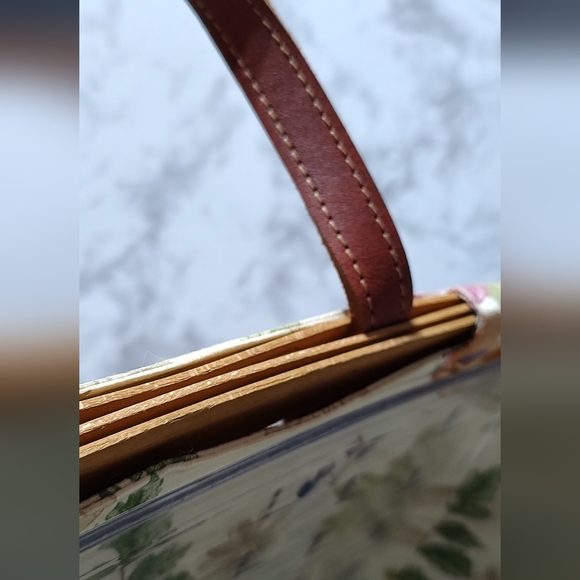 2006 Longaberger med wall pocket basket w/ plastic liner and fabric liner - Picture 11 of 15